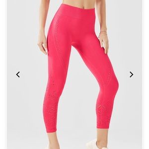 Fabletics Seamless High-Waisted Solid Capris